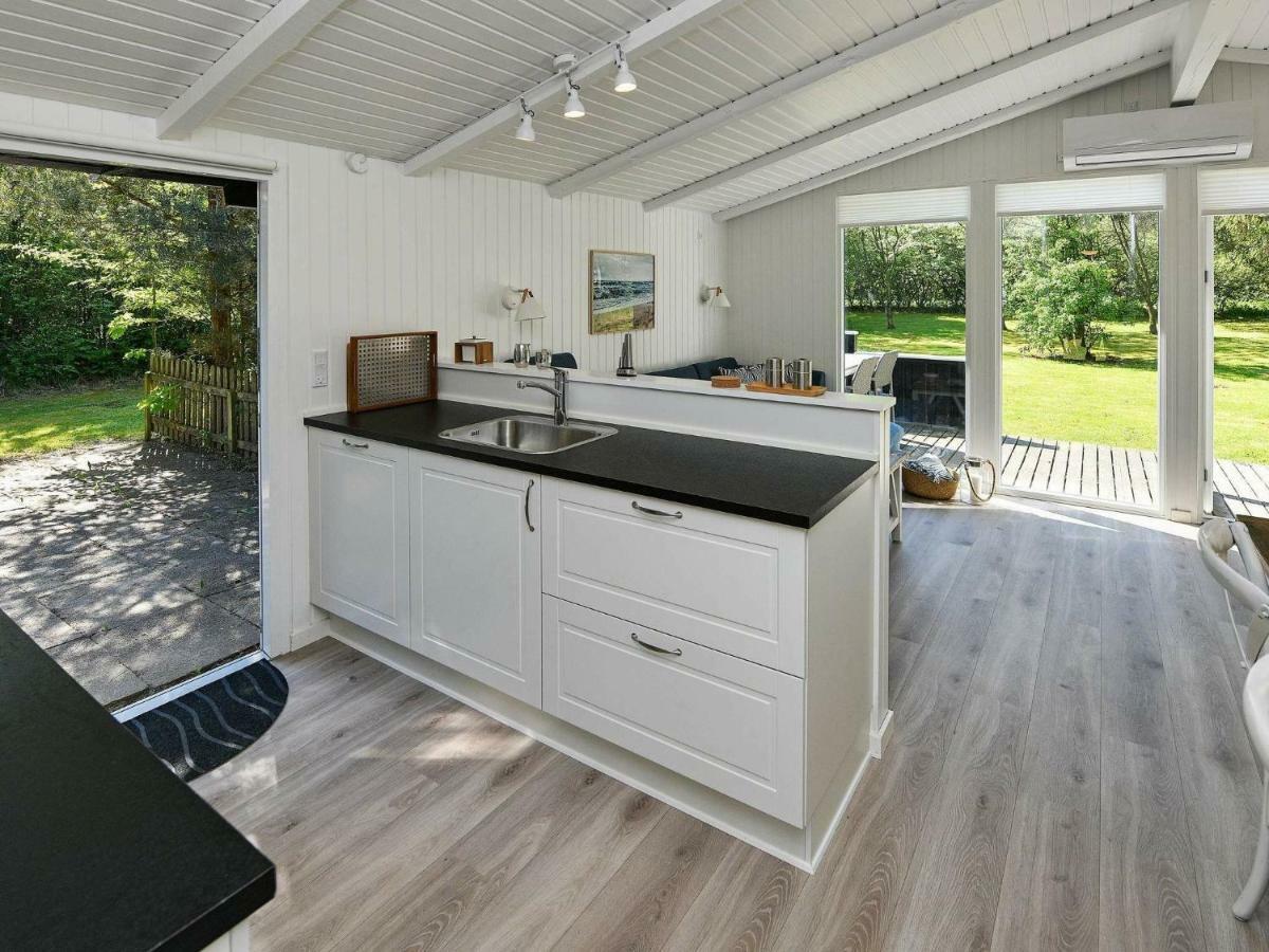 5 Person Holiday Home In Oksb L Dyreby Extérieur photo